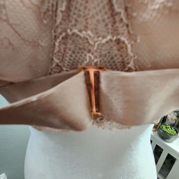 Adore Me Sexy Ballet Bra - Picture 3 of 8